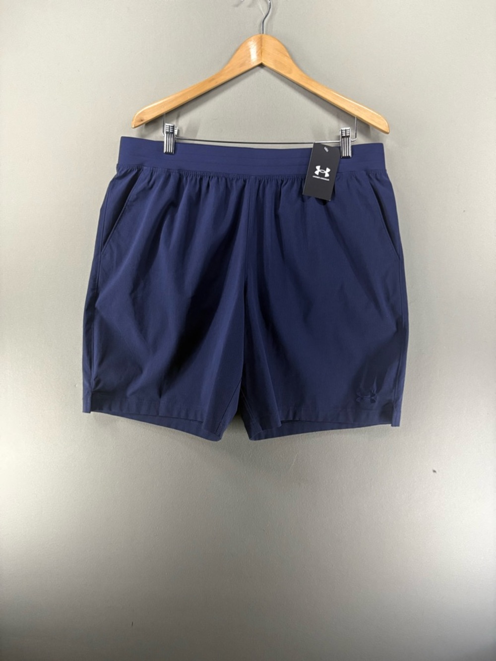Under Armour Men's XL UA Vented Motivate Activewear Shorts Navy Blue 9" NWT
